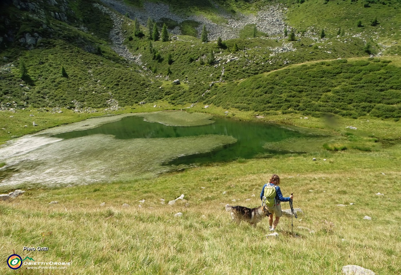 42 Scendiamo a vista al Lago piccolo (1986 m).JPG